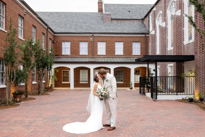 250401 courtyard couple